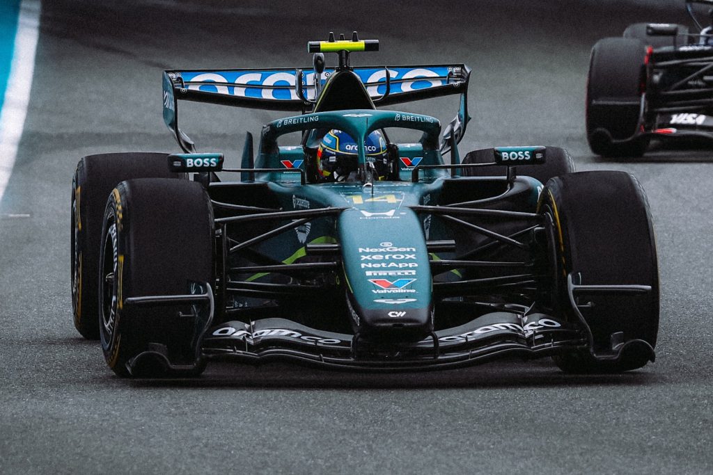 Le regard de Fernando Alonso sur les difficultés d&rsquo;Aston Martin