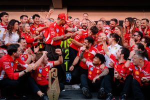 Elkann salue la première victoire d’Hamilton avec Ferrari