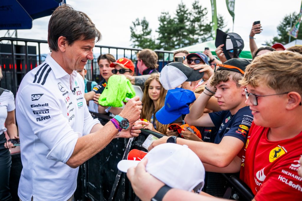Wolff s’interroge sur le rythme de développement de Ferrari