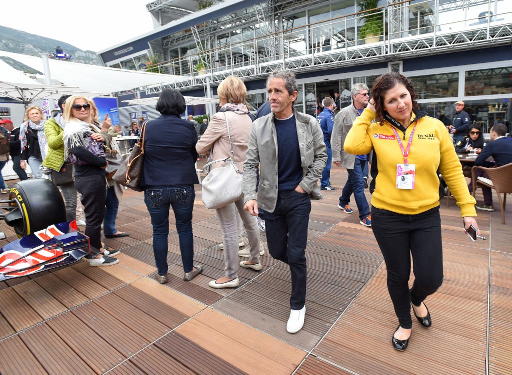 Cinq suspects arrêtés après le cambriolage du domicile d’Alain Prost