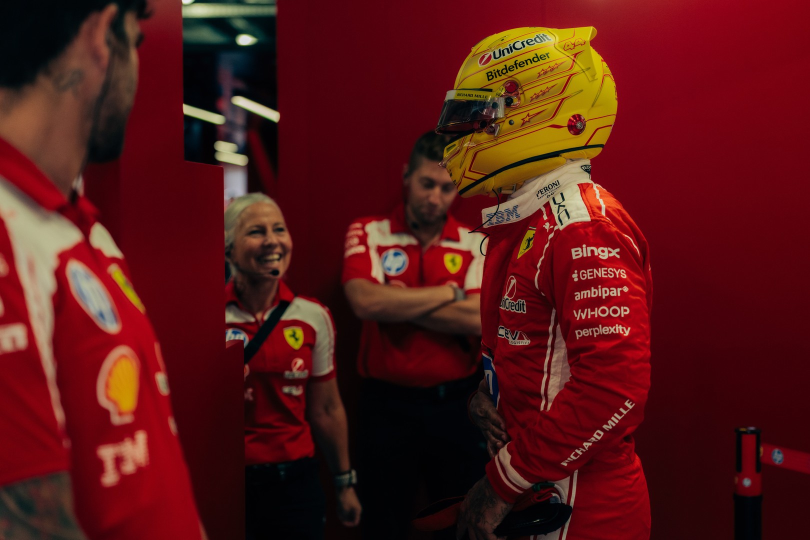 Hamilton critique la stratégie Ferrari et craint une pénalité