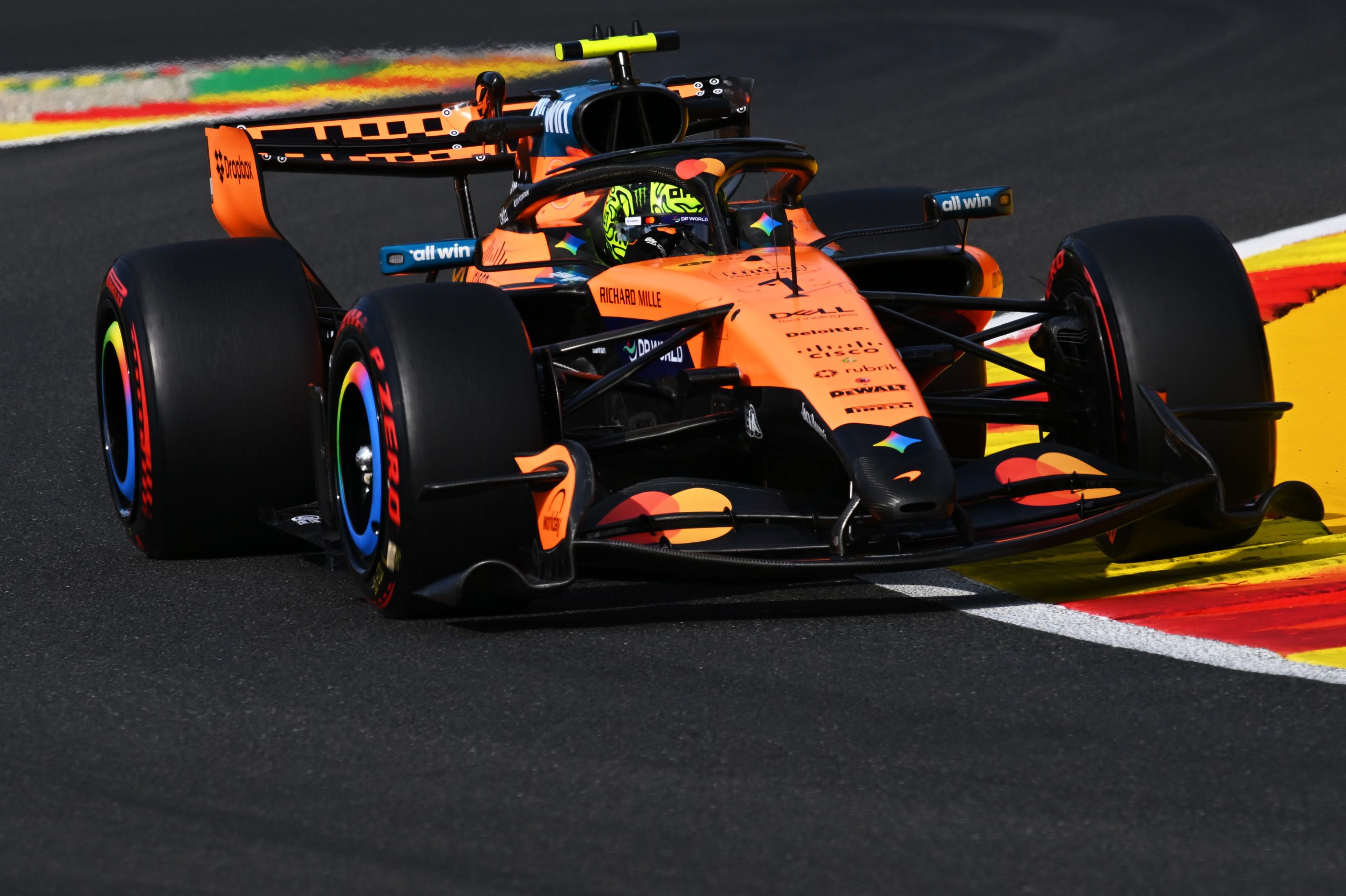 Qualifications – Norris prive Hamilton de la pole, Verstappen en tête-à-queue