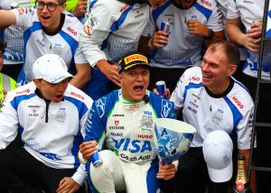 Hadjar dévoile un casque spécial après sa mésaventure de  Zandvoort 2025
