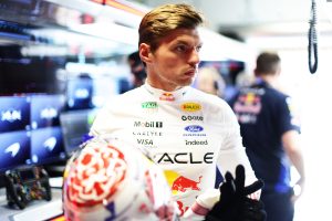 Verstappen maintient sa position après son duel musclé avec Hamilton
